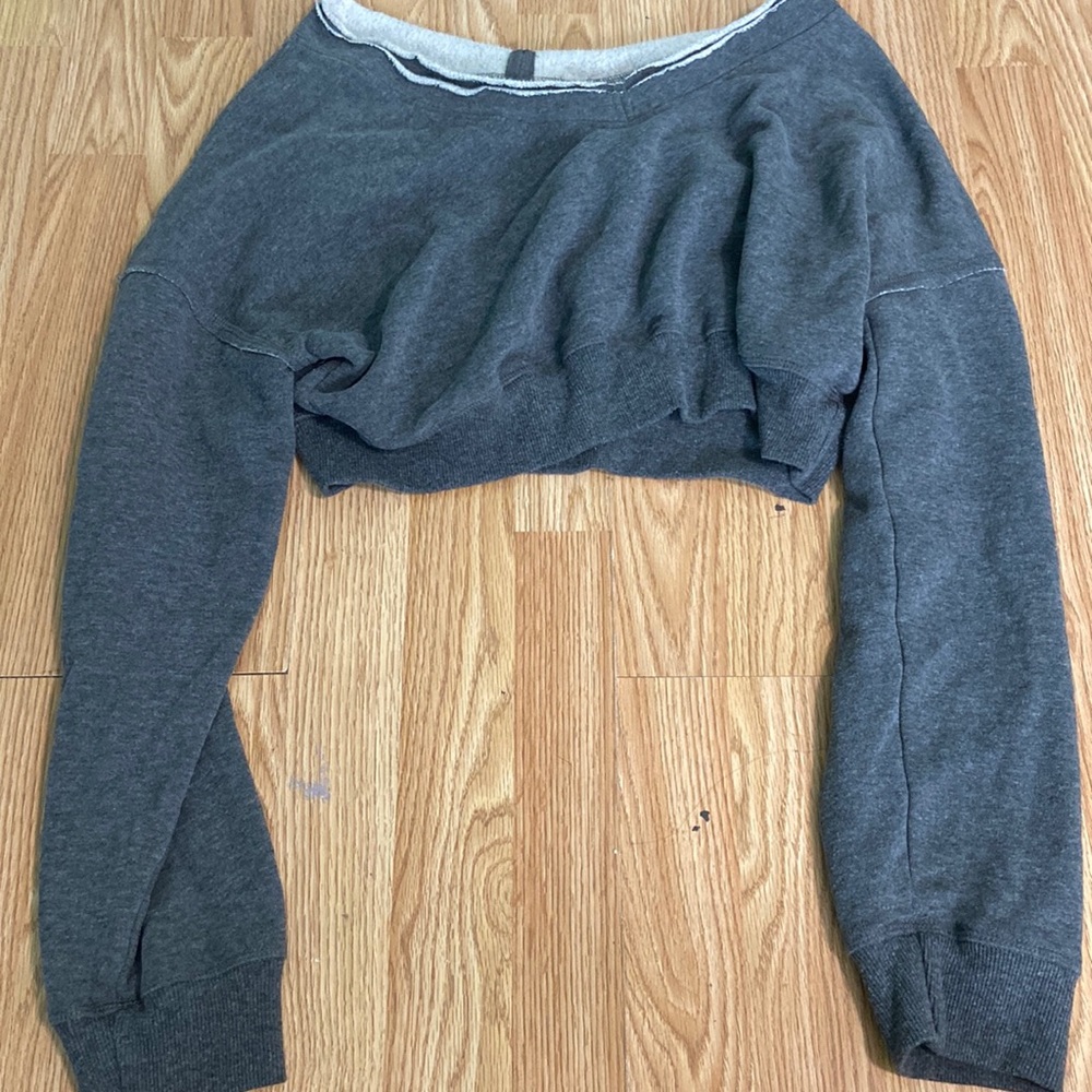 cropped crew neck